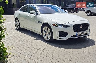 Седан Jaguar XE 2020 в Чернівцях