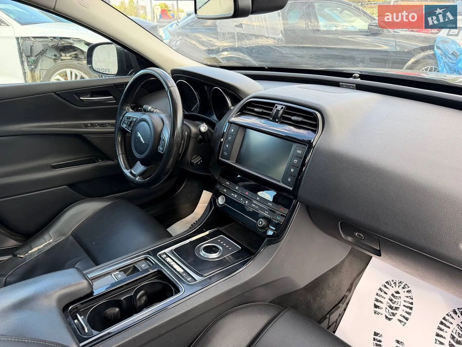 2018 Jaguar XE - мініатюра 18