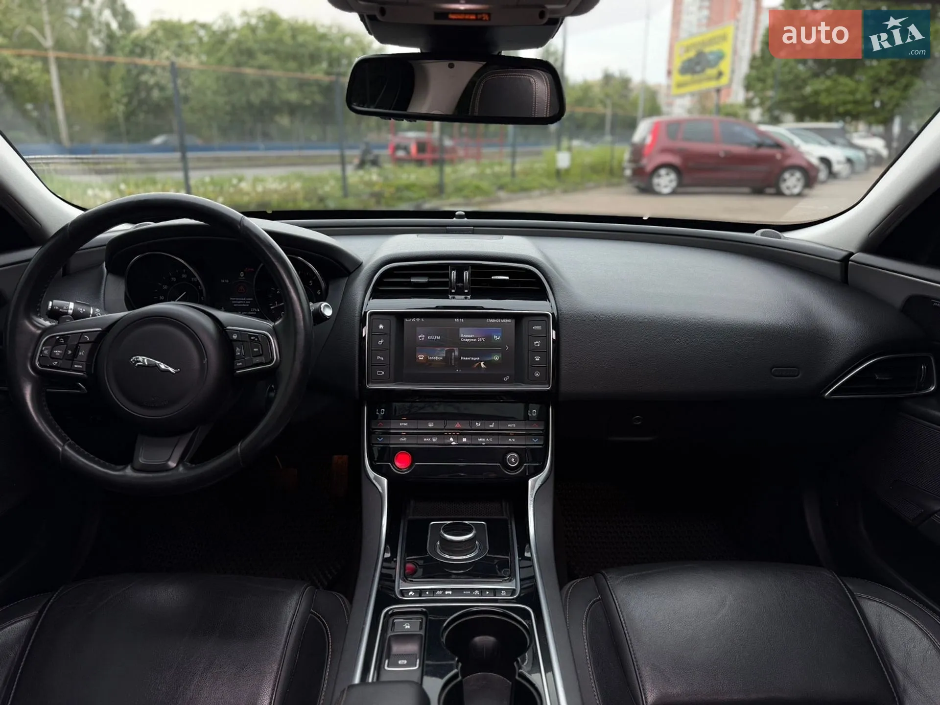 2016 Jaguar XE - мініатюра 20