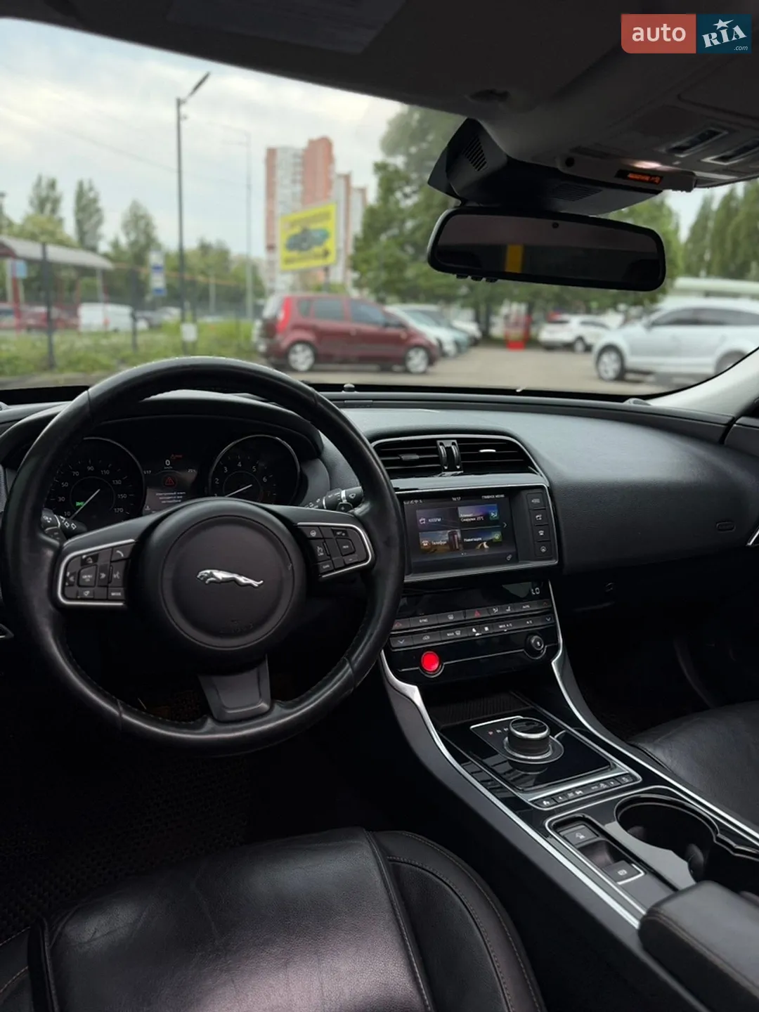 2016 Jaguar XE - мініатюра 25