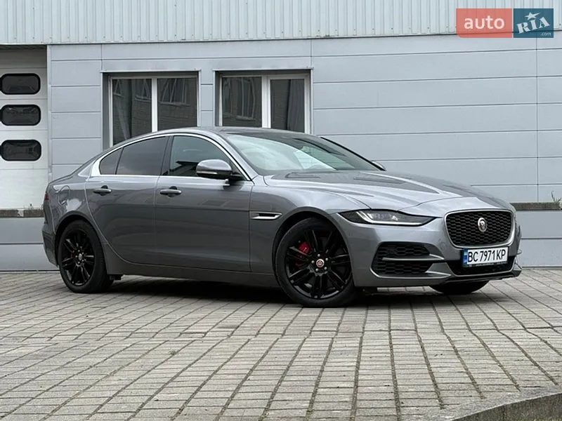 Jaguar XE
