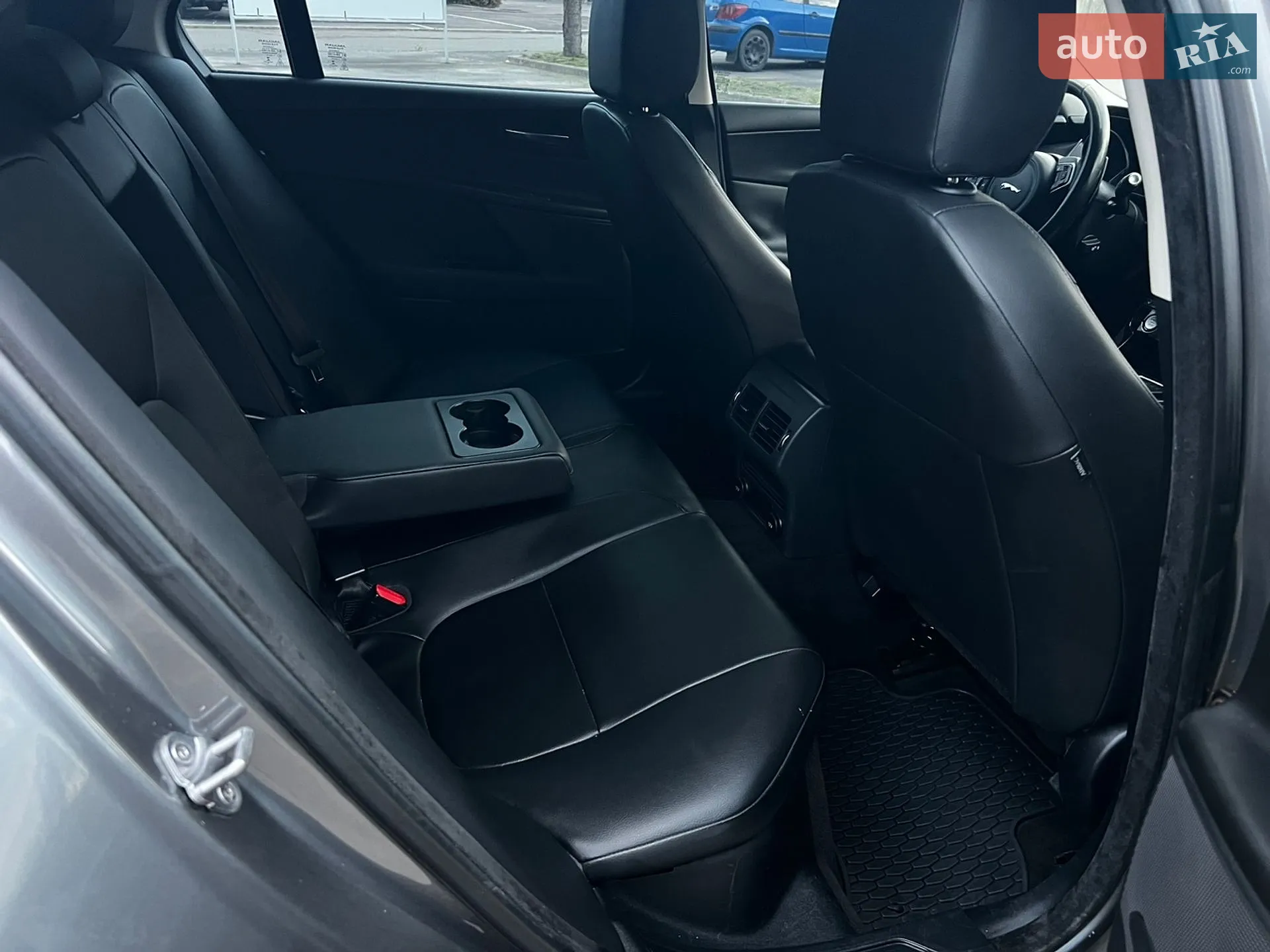 2016 Jaguar XE - мініатюра 12