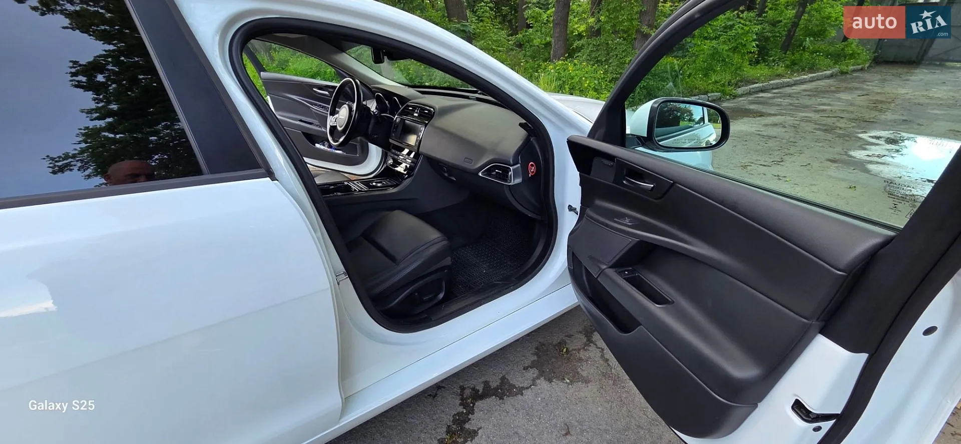 2016 Jaguar XE - мініатюра 10