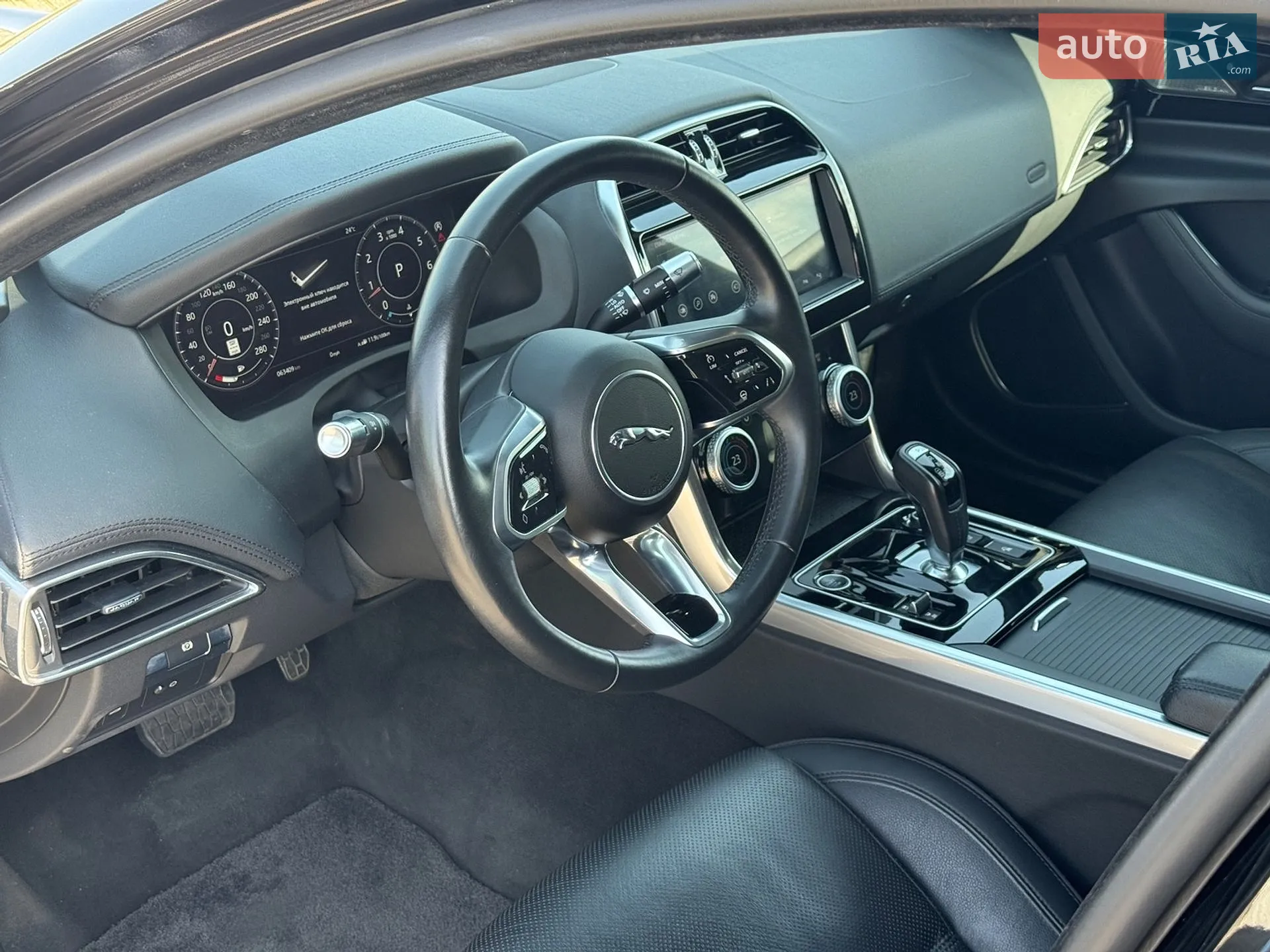 2019 Jaguar XE - мініатюра 9