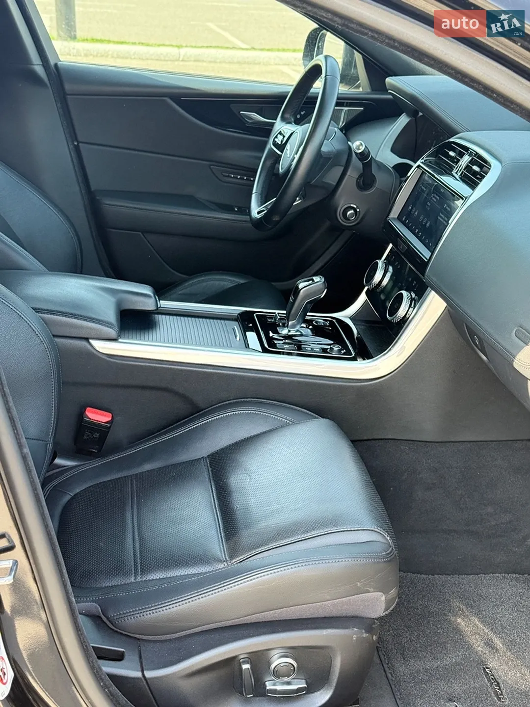 2019 Jaguar XE - мініатюра 12