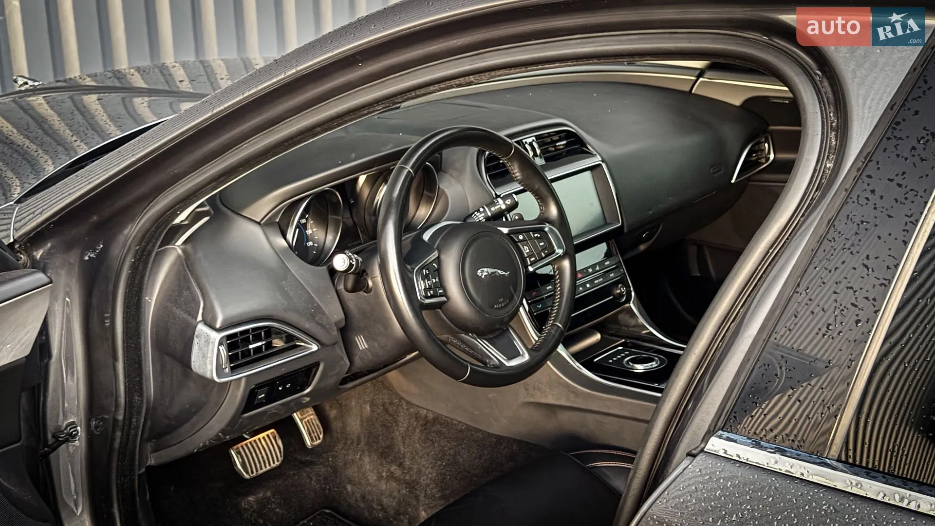 2018 Jaguar XE - мініатюра 12