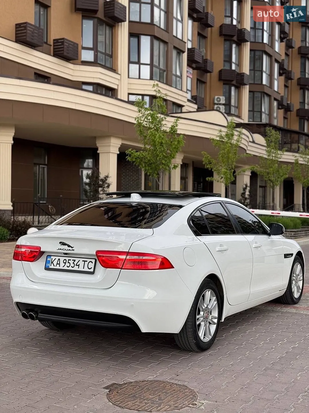 2017 Jaguar XE - мініатюра 7