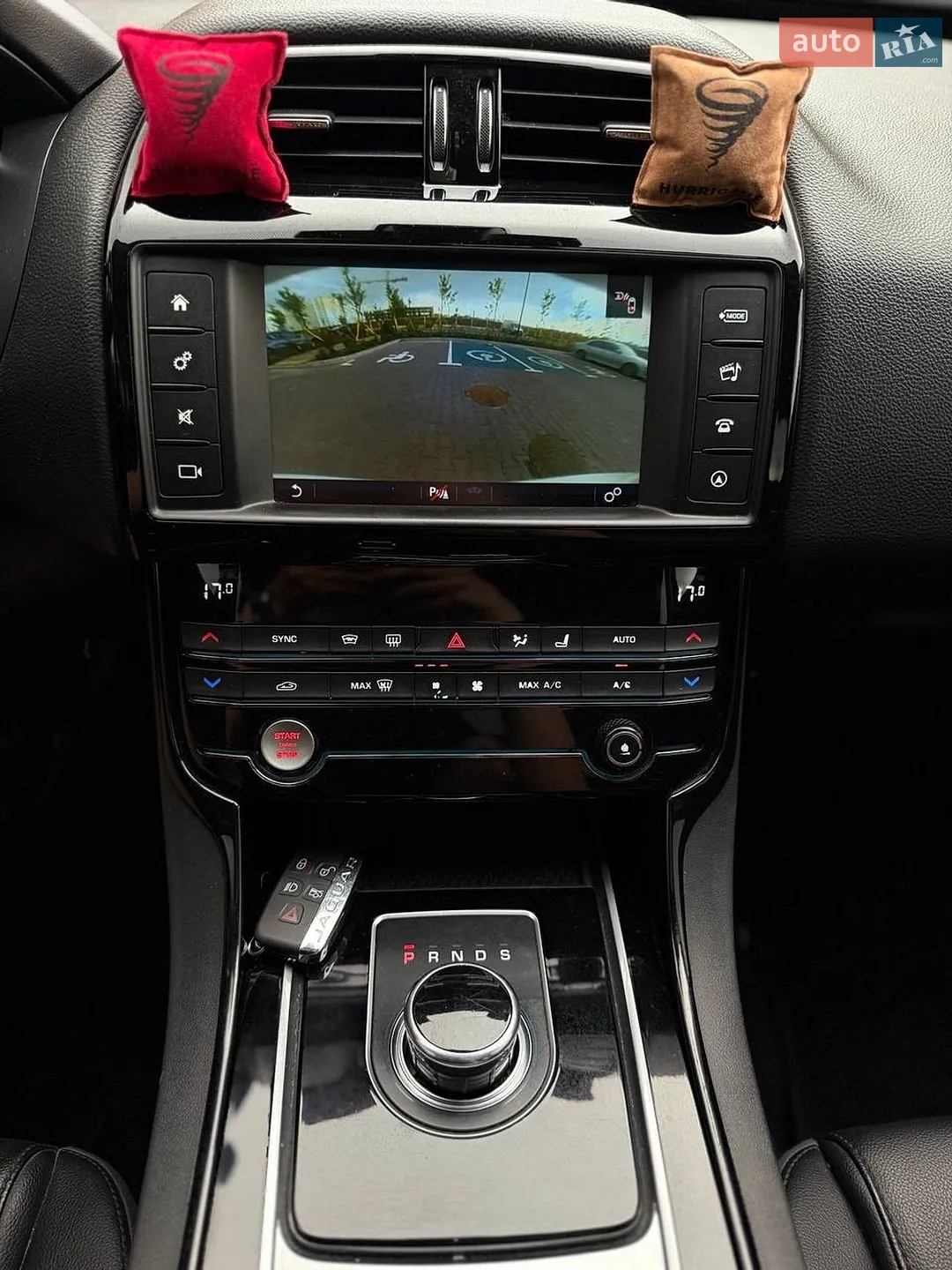2017 Jaguar XE - мініатюра 17