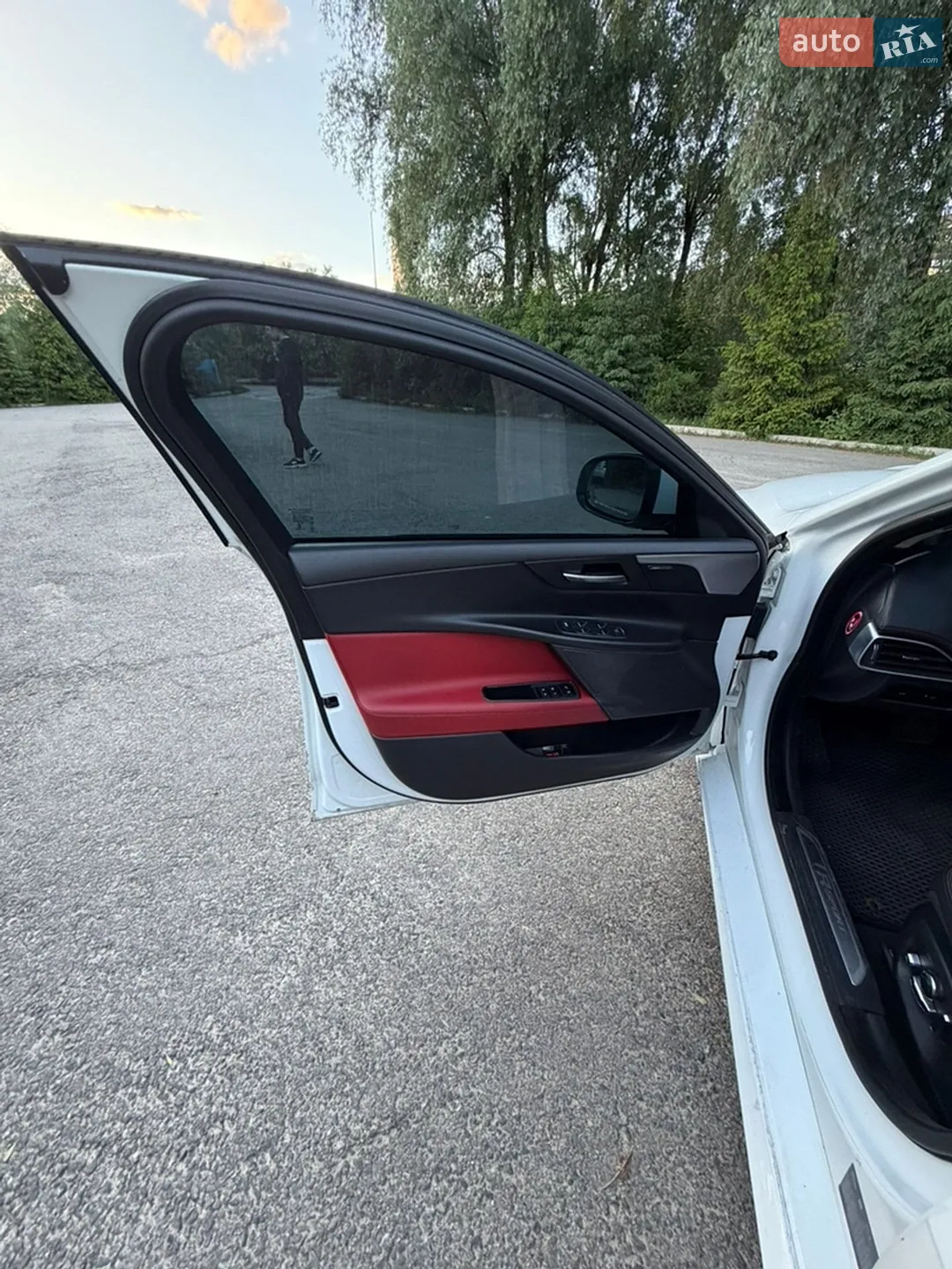 2018 Jaguar XE - мініатюра 25