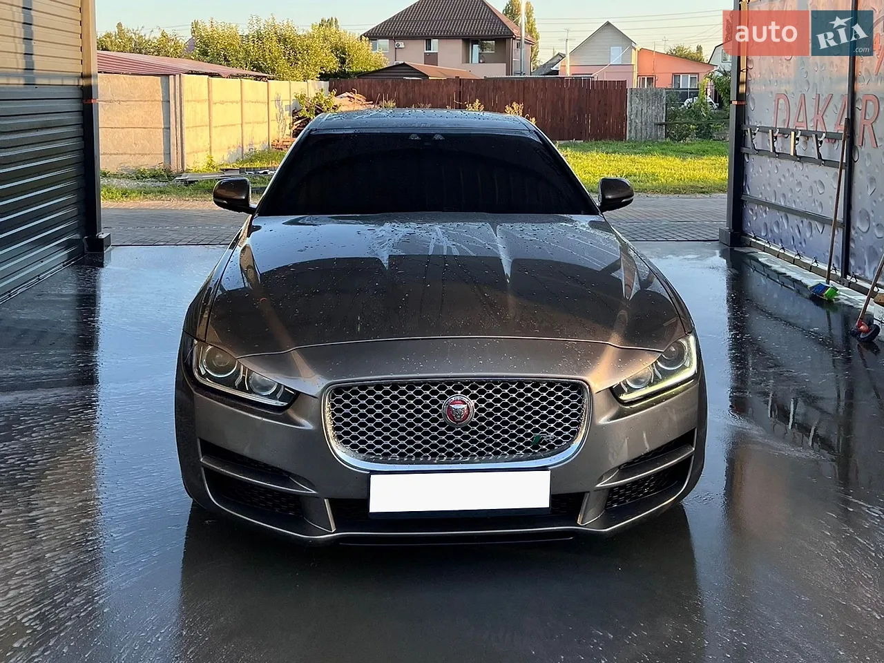 2017 Jaguar XE - мініатюра 28