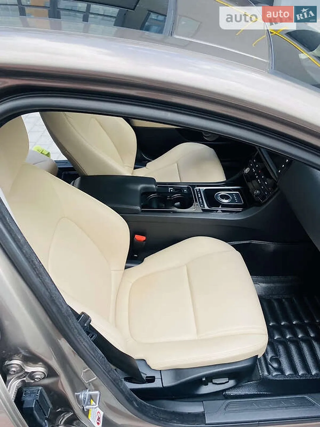 2016 Jaguar XE - мініатюра 12