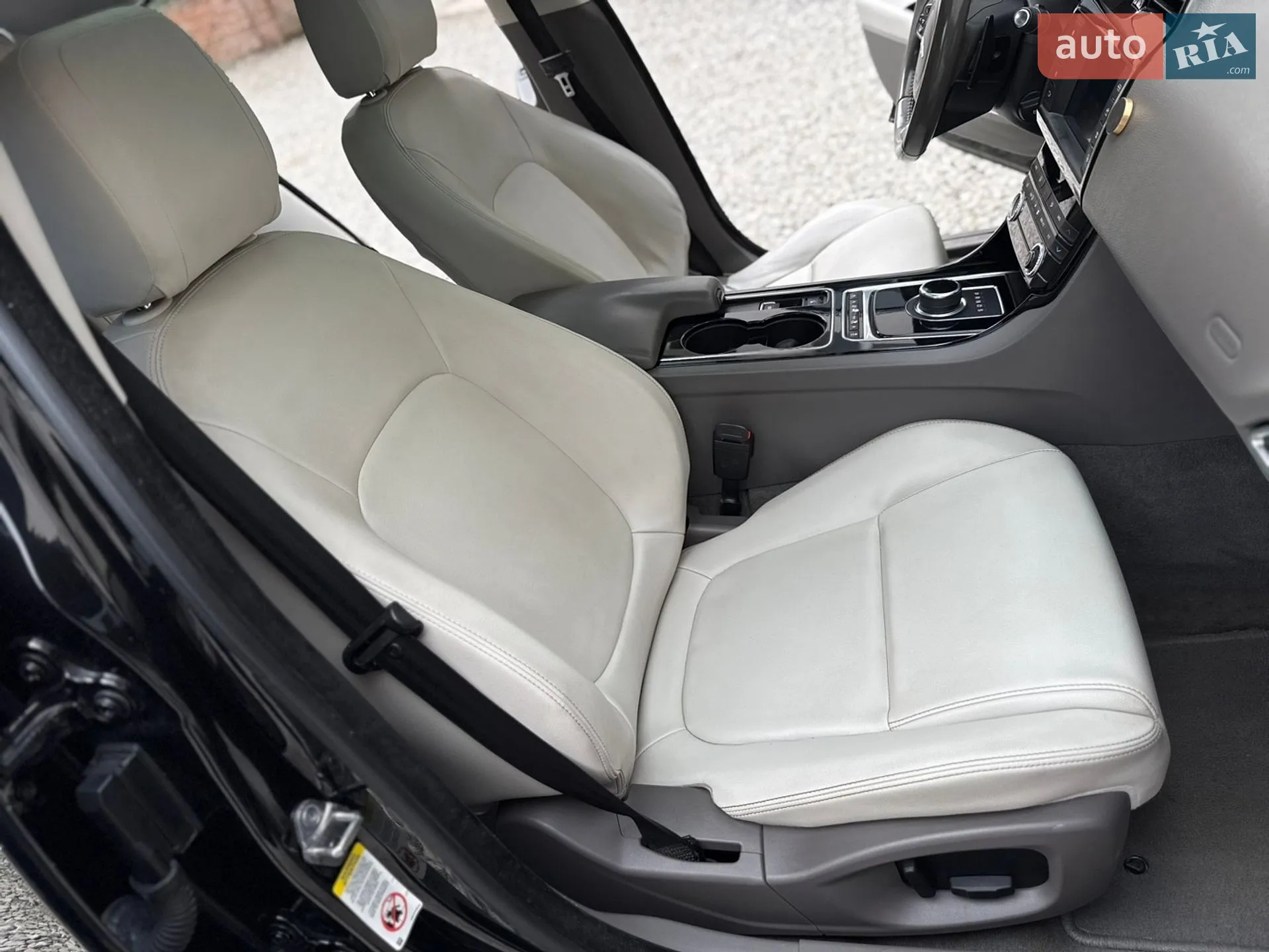 2016 Jaguar XE - мініатюра 8