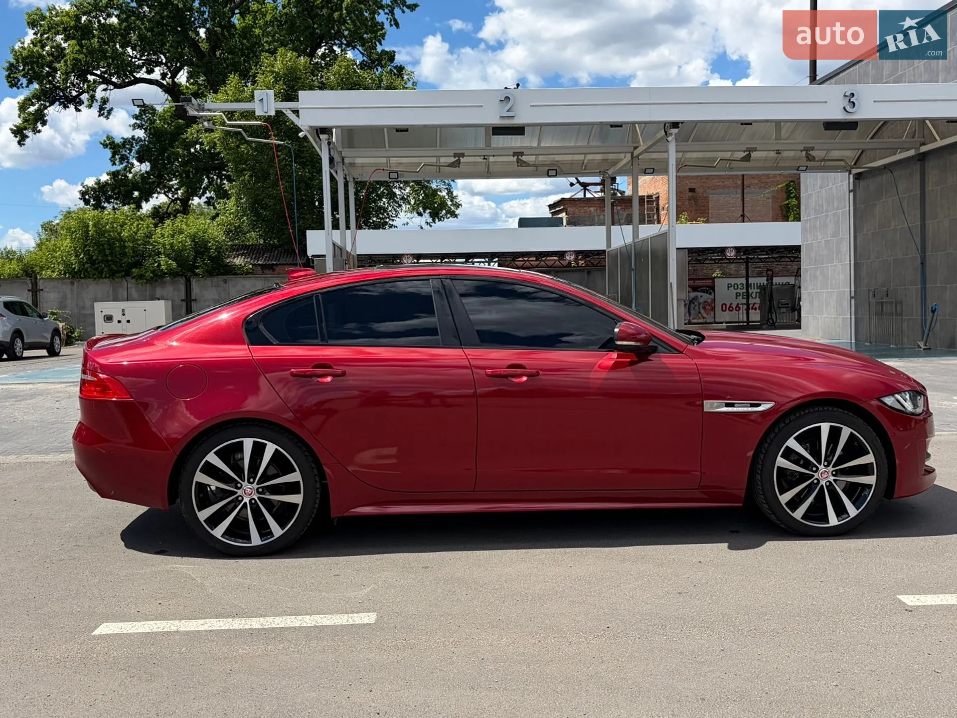 2016 Jaguar XE - мініатюра 11