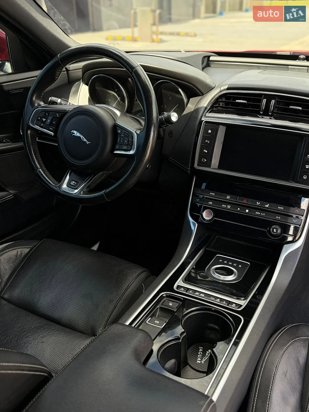 2016 Jaguar XE - мініатюра 29