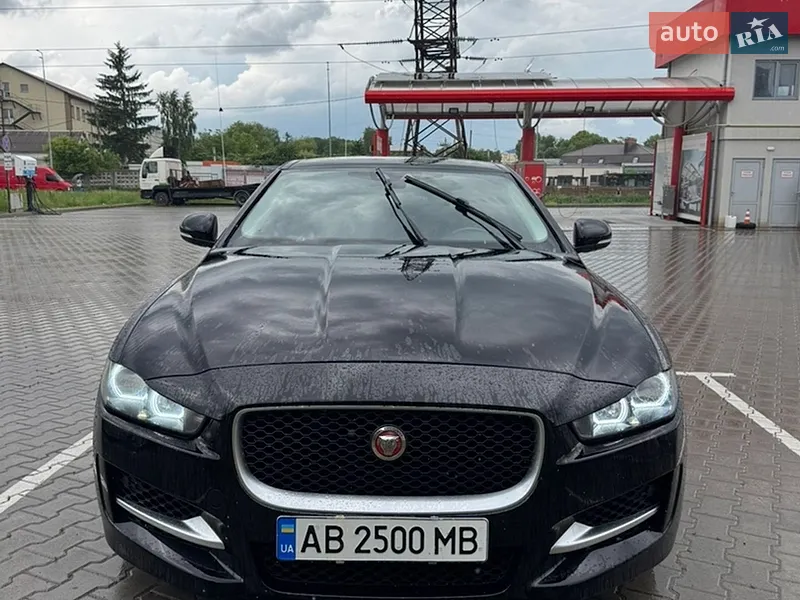 Jaguar XE