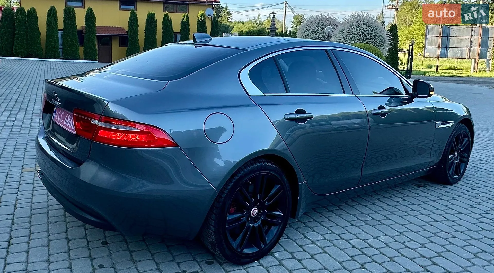 2017 Jaguar XE - мініатюра 14
