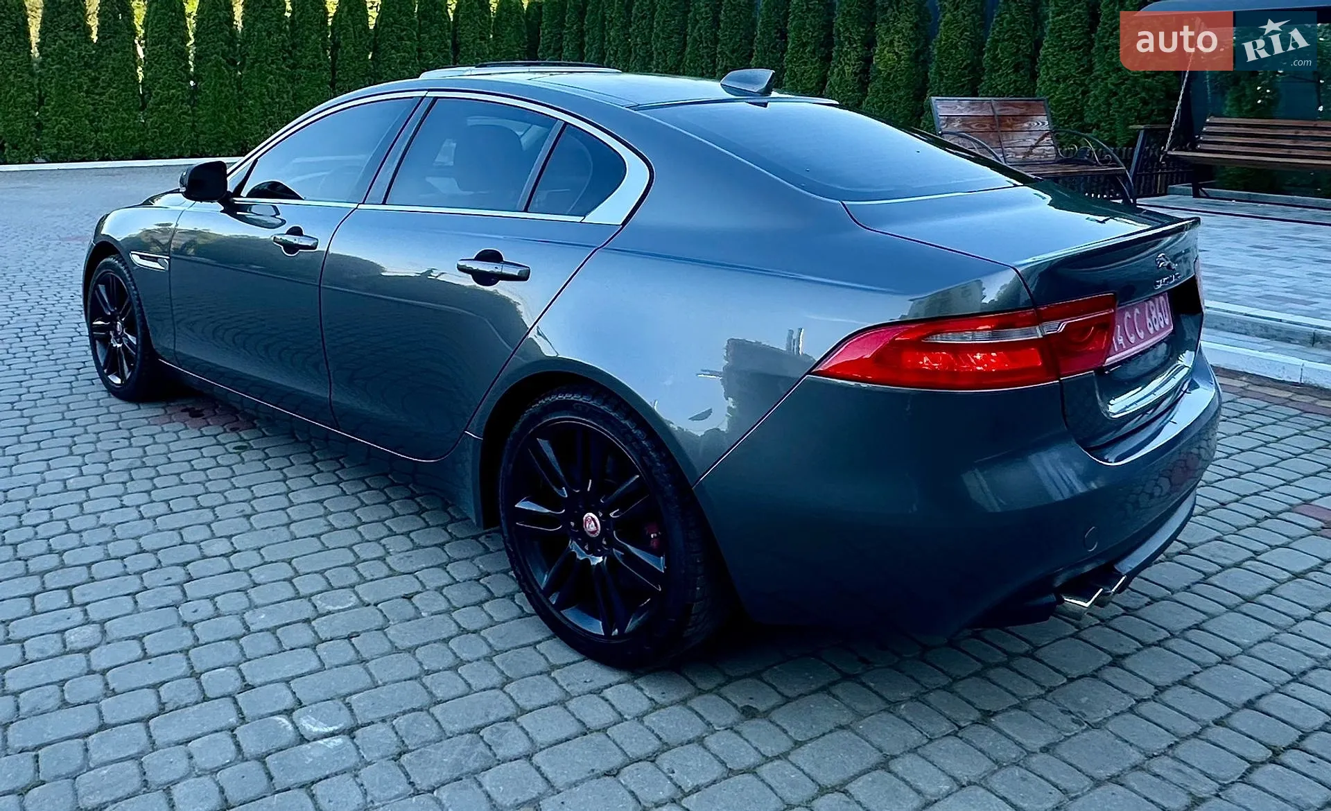 2017 Jaguar XE - мініатюра 18
