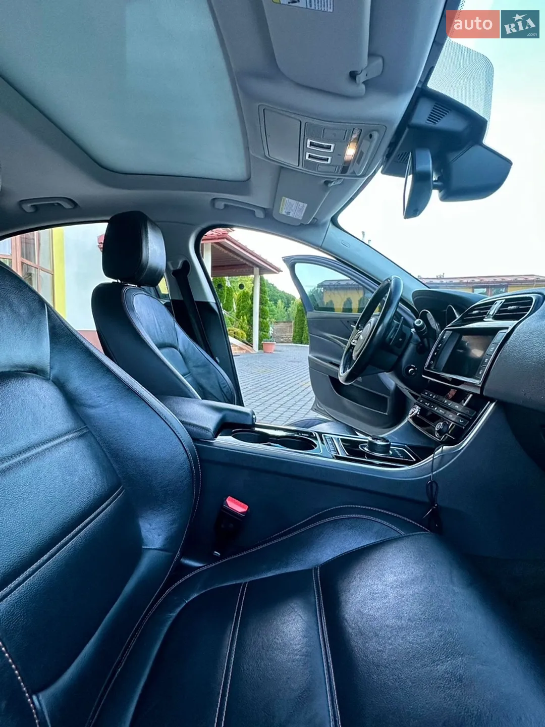 2017 Jaguar XE - мініатюра 33
