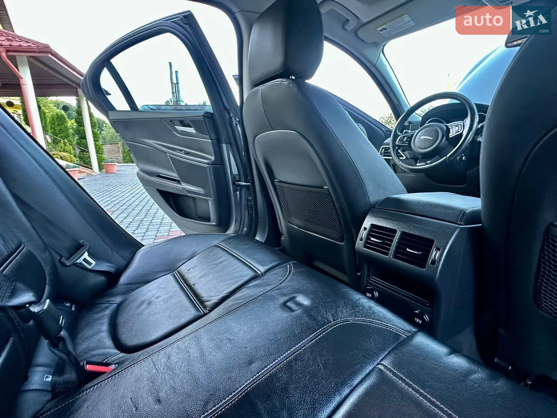 2017 Jaguar XE - мініатюра 36