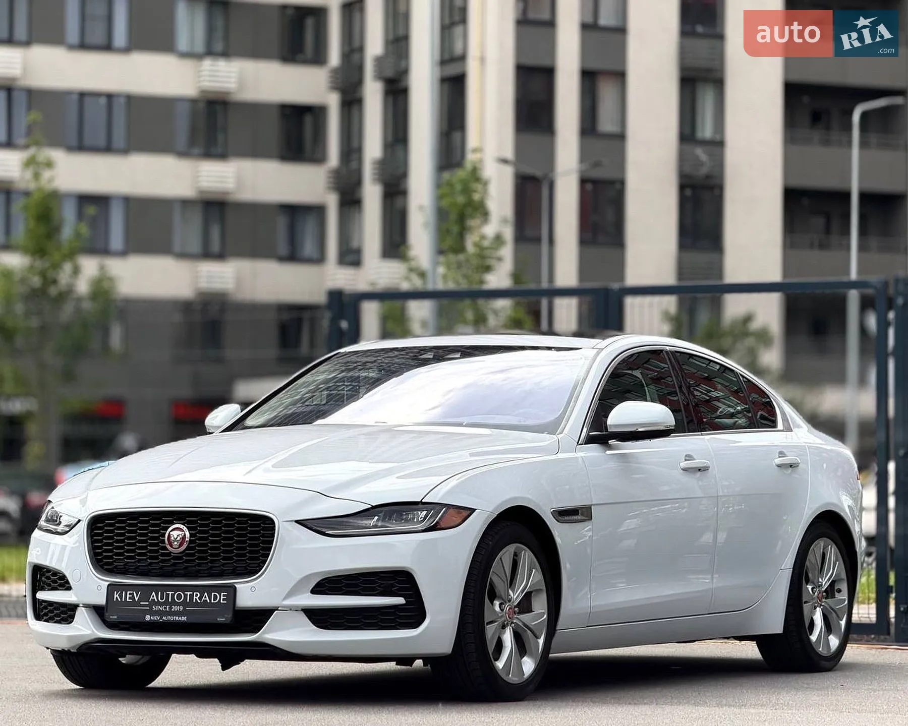 2019 Jaguar XE - мініатюра 6