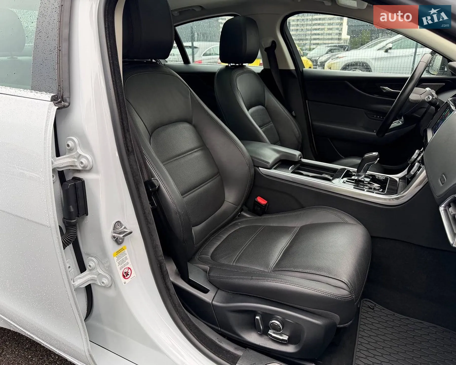 2019 Jaguar XE - мініатюра 47