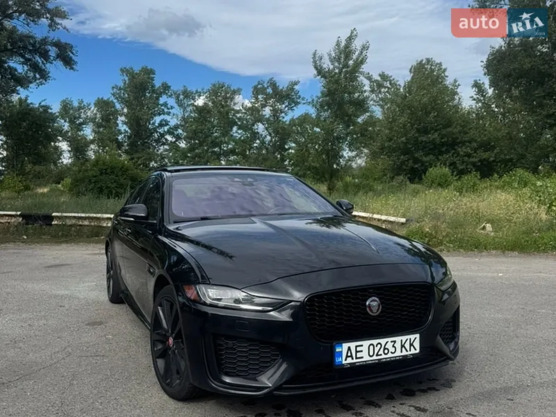 Jaguar XE