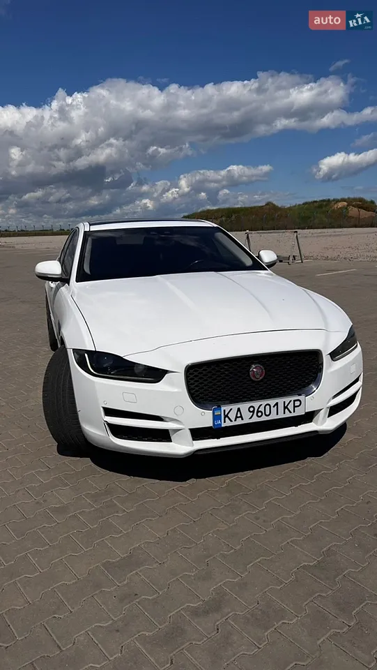 2016 Jaguar XE - мініатюра 39