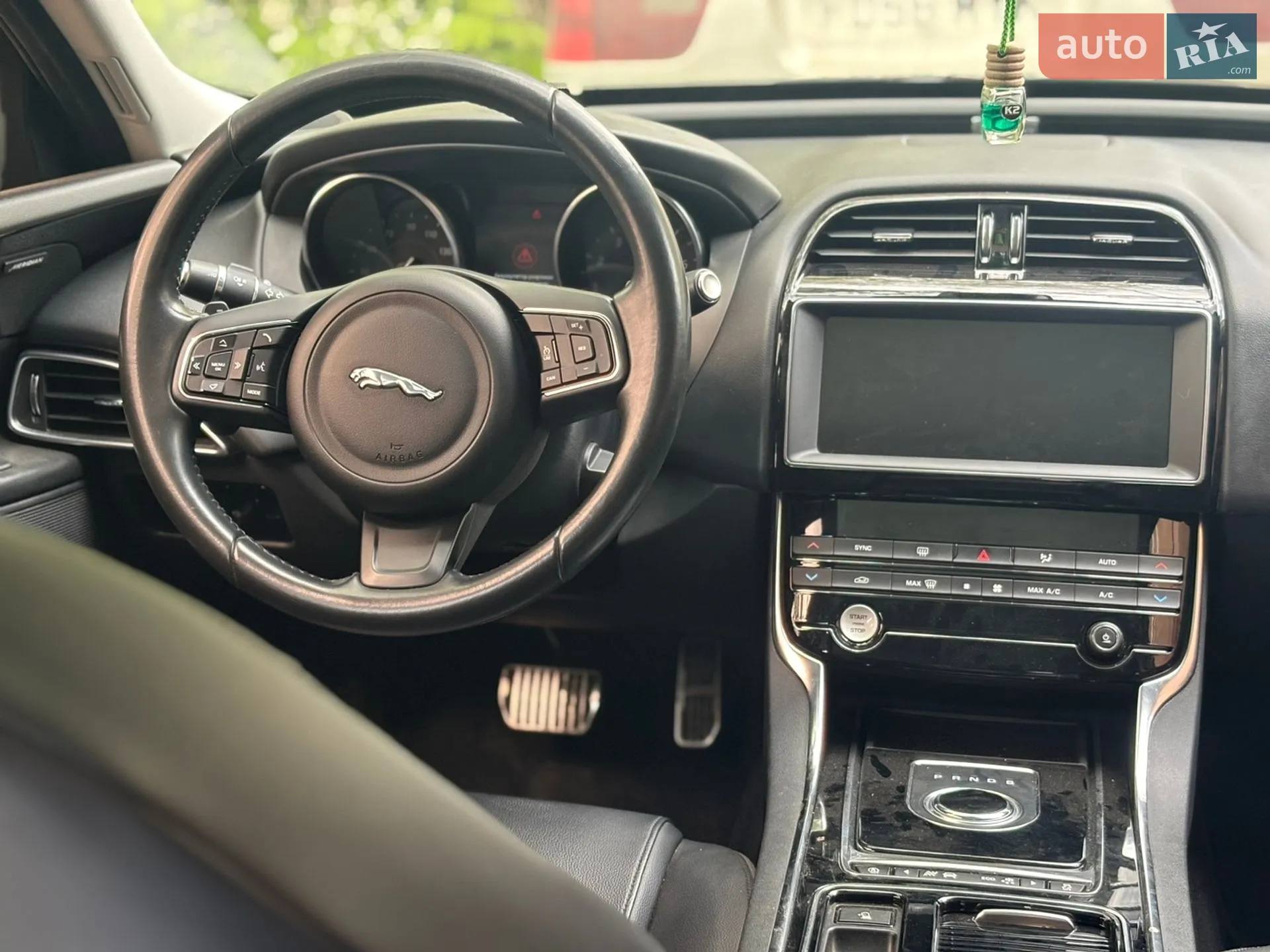 2019 Jaguar XE - мініатюра 13