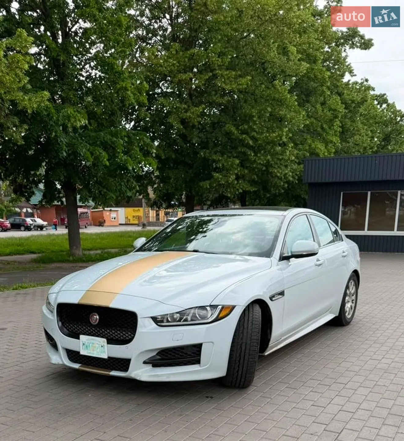 2016 Jaguar XE - мініатюра 2