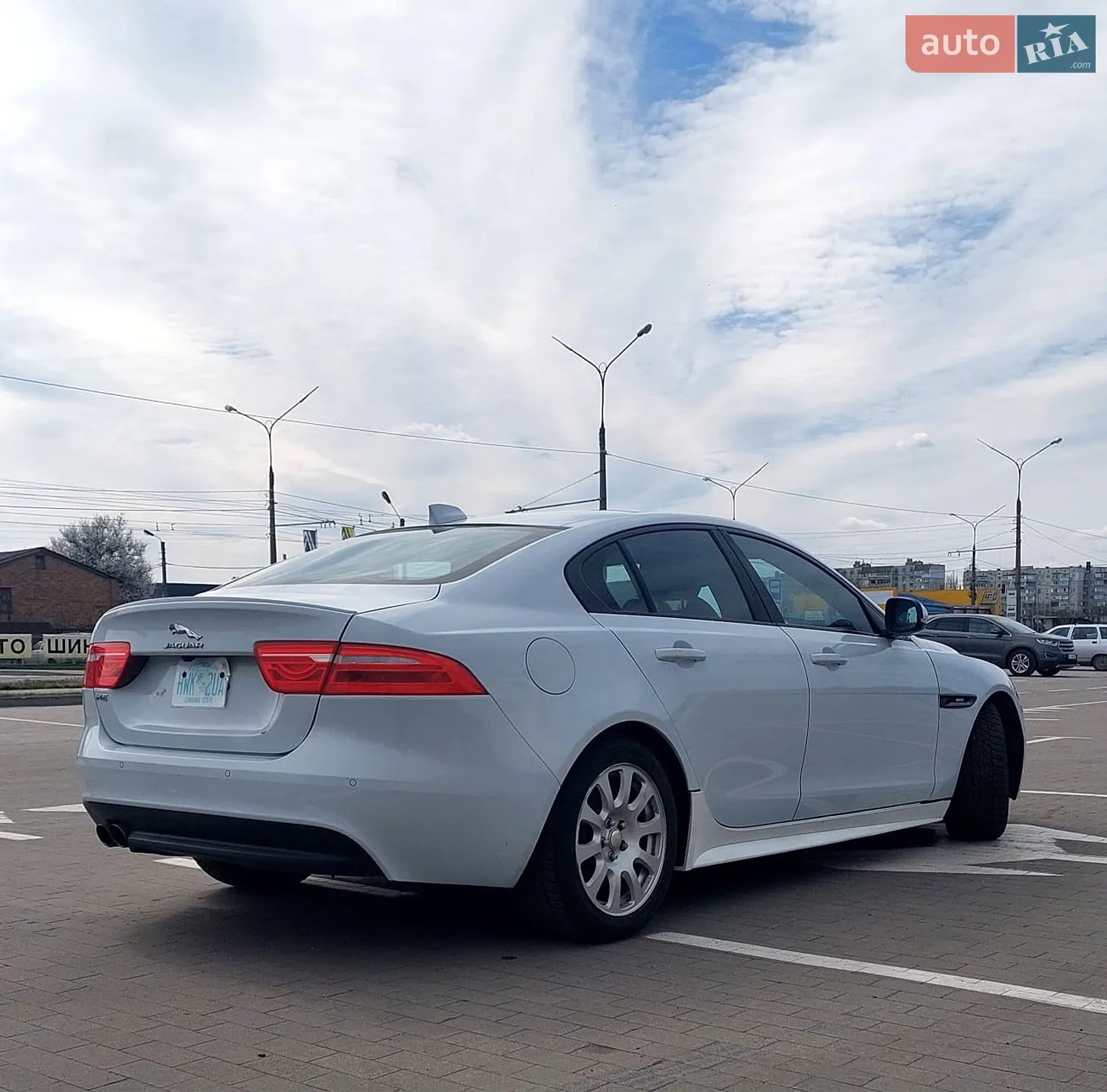 2016 Jaguar XE - мініатюра 4