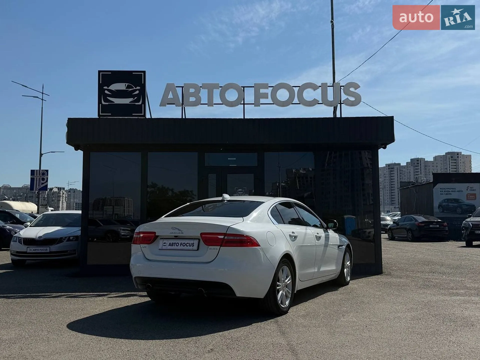2018 Jaguar XE - мініатюра 8