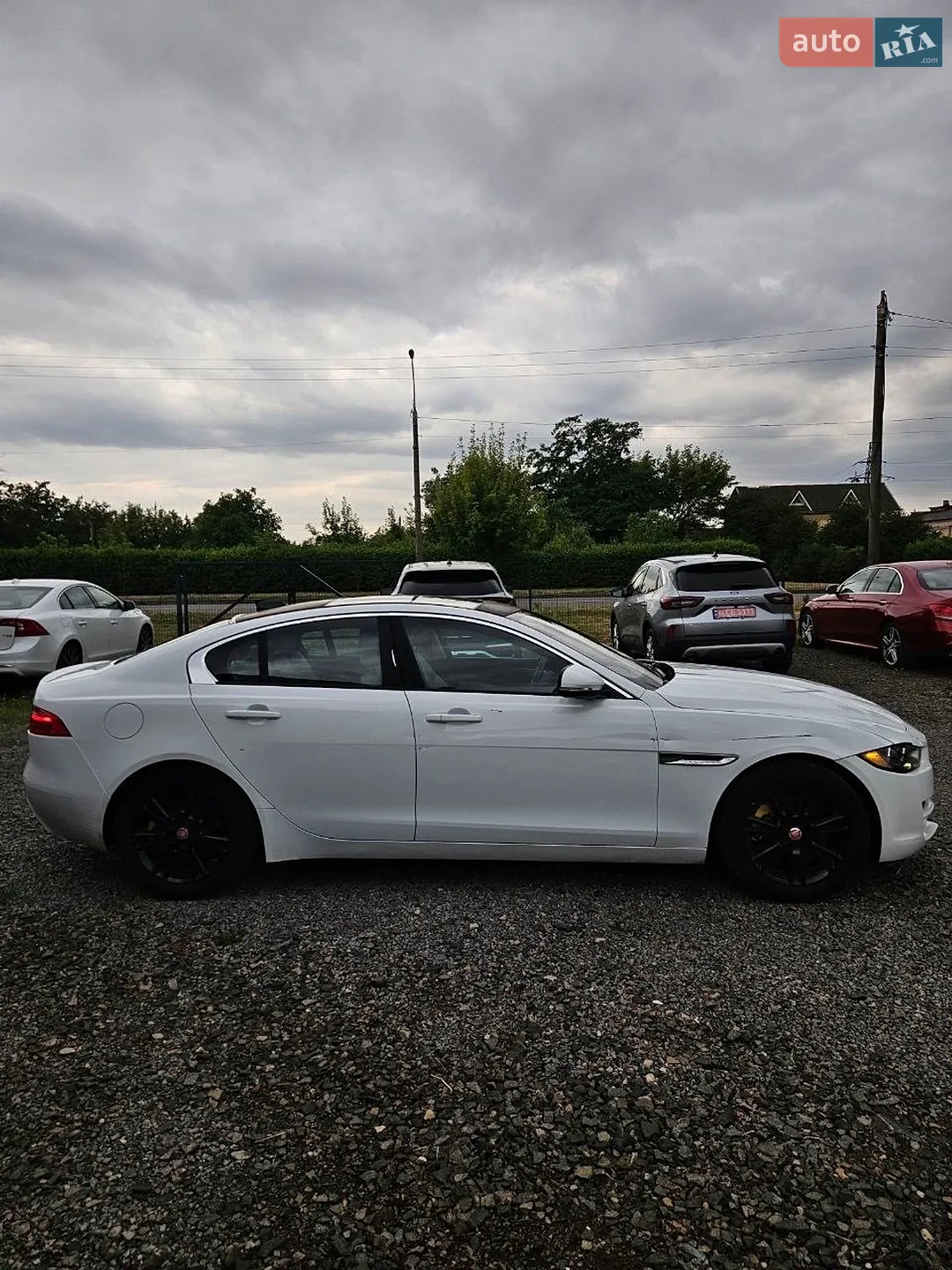 2016 Jaguar XE - мініатюра 4