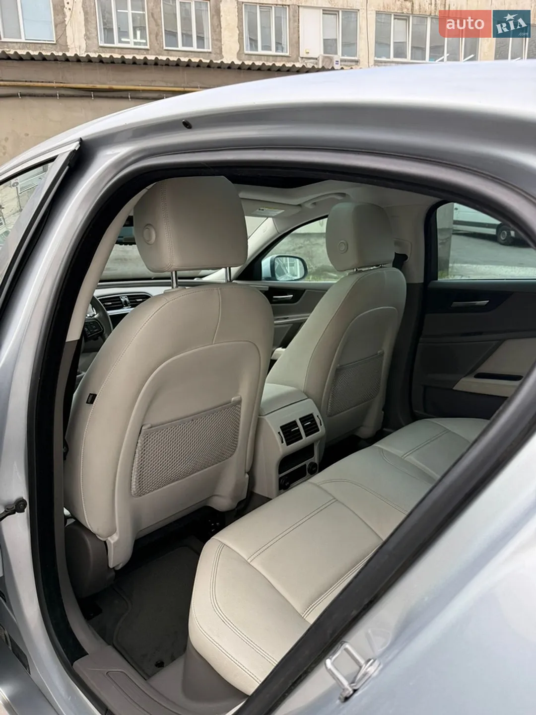 2016 Jaguar XE - мініатюра 24