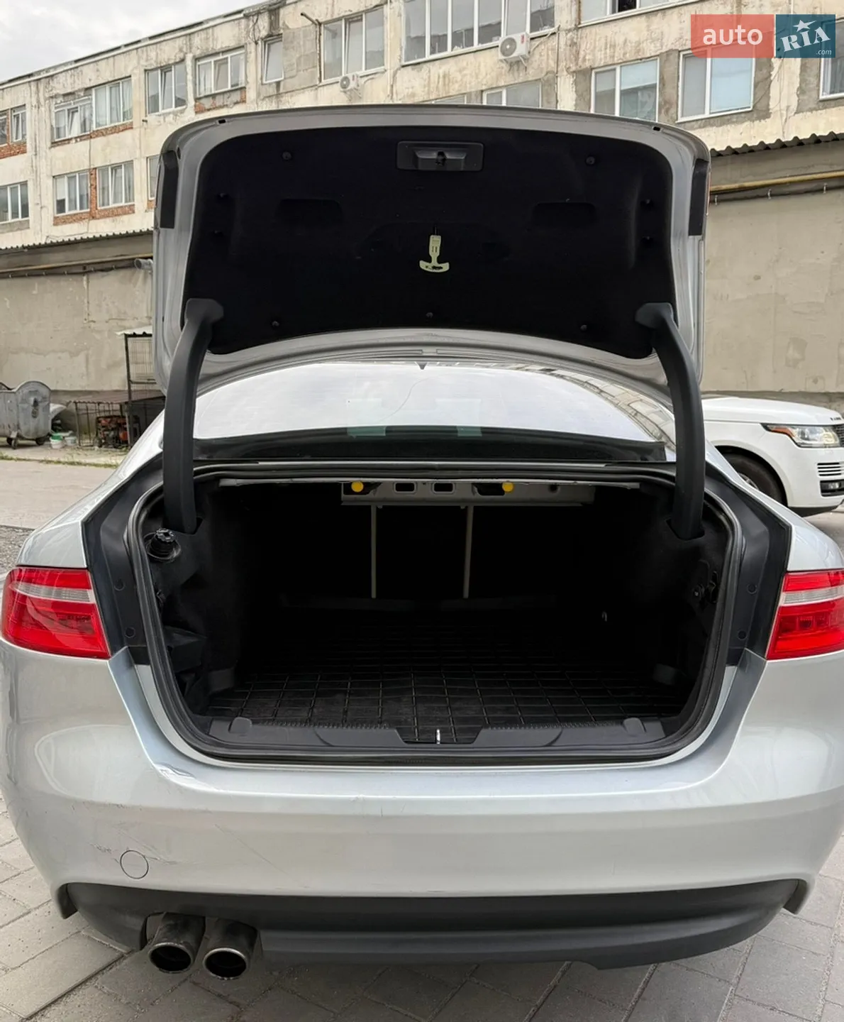 2016 Jaguar XE - мініатюра 26