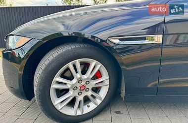 Седан Jaguar XE 2016 в Яворове
