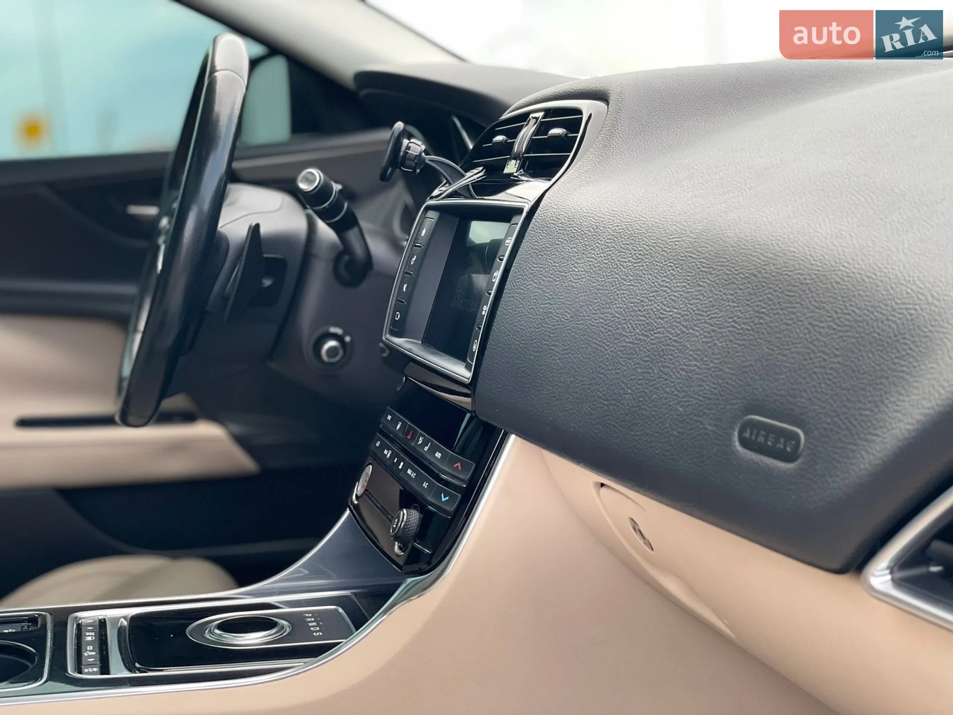 2016 Jaguar XE - мініатюра 40