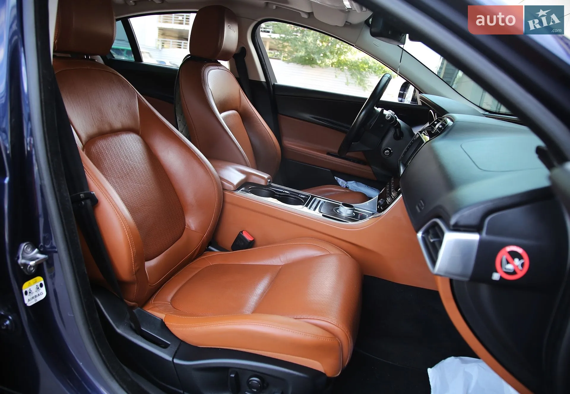 2015 Jaguar XE - мініатюра 13
