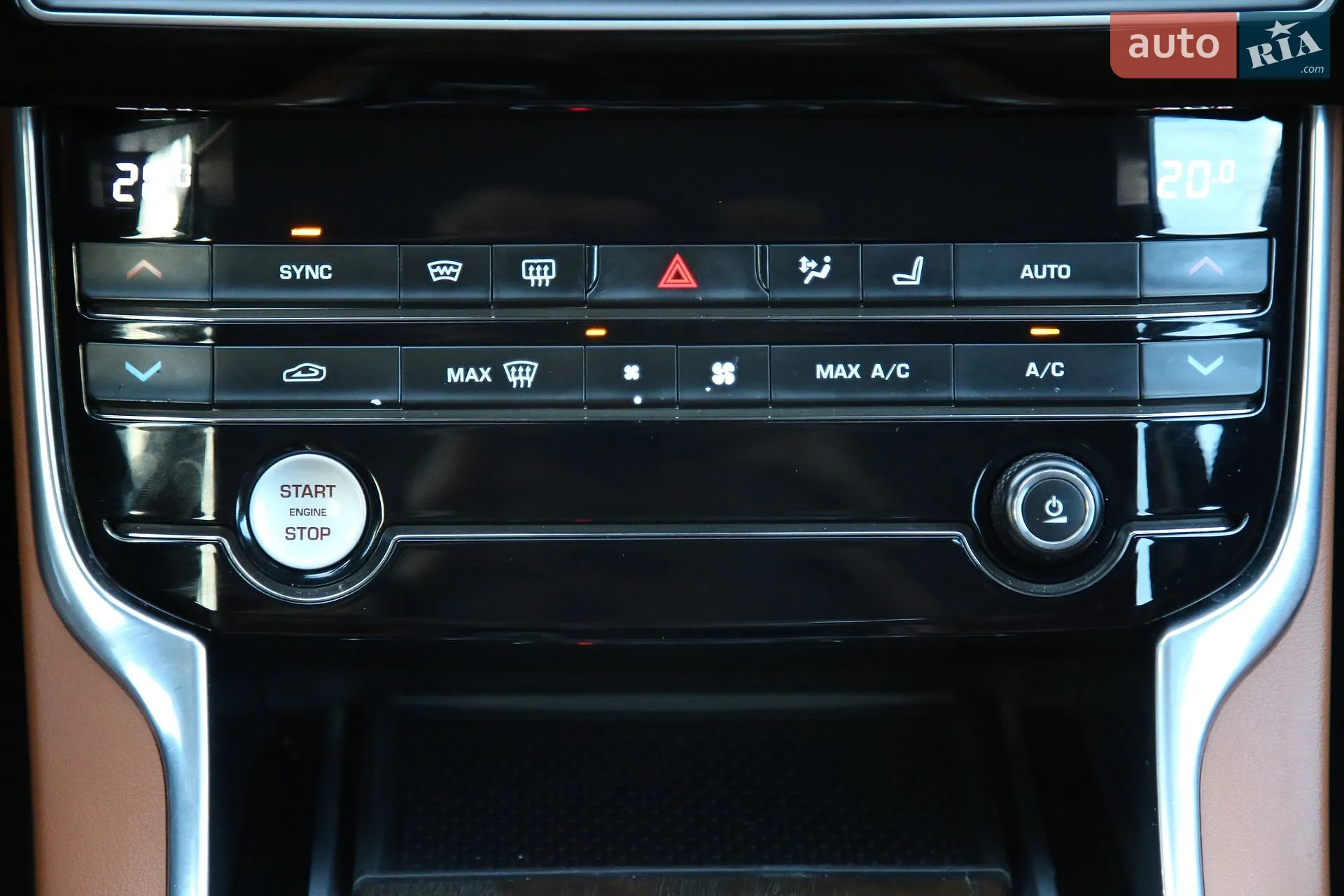 2015 Jaguar XE - мініатюра 21