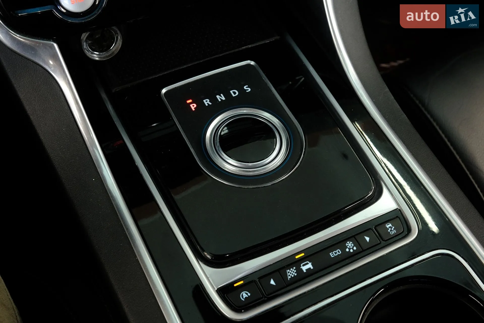 2015 Jaguar XE - мініатюра 15