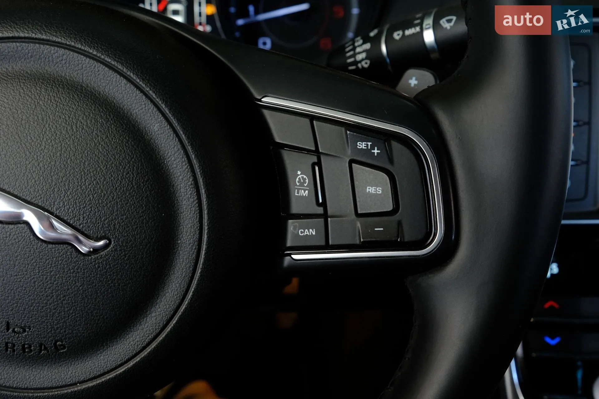 2015 Jaguar XE - мініатюра 17