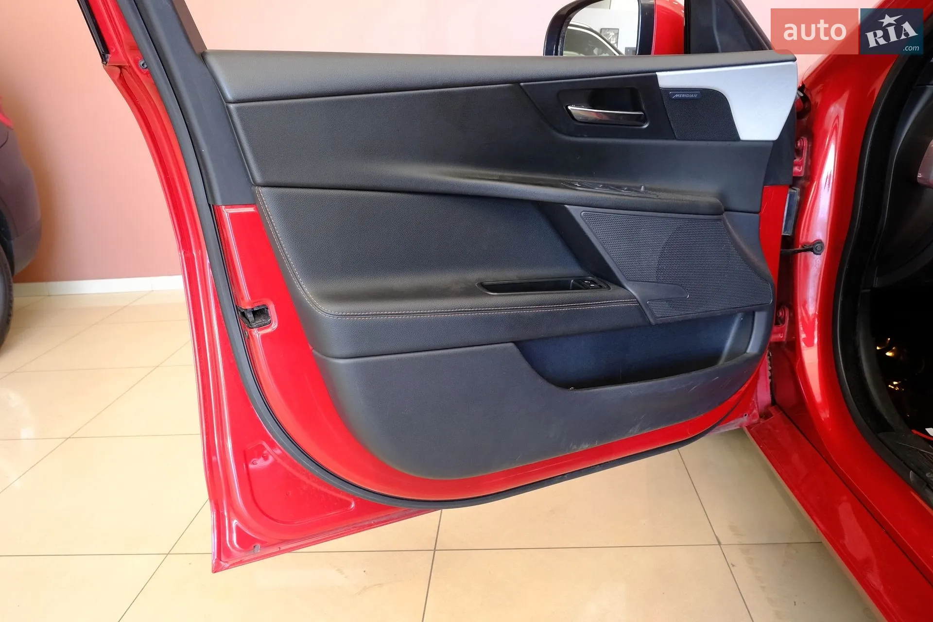 2015 Jaguar XE - мініатюра 26