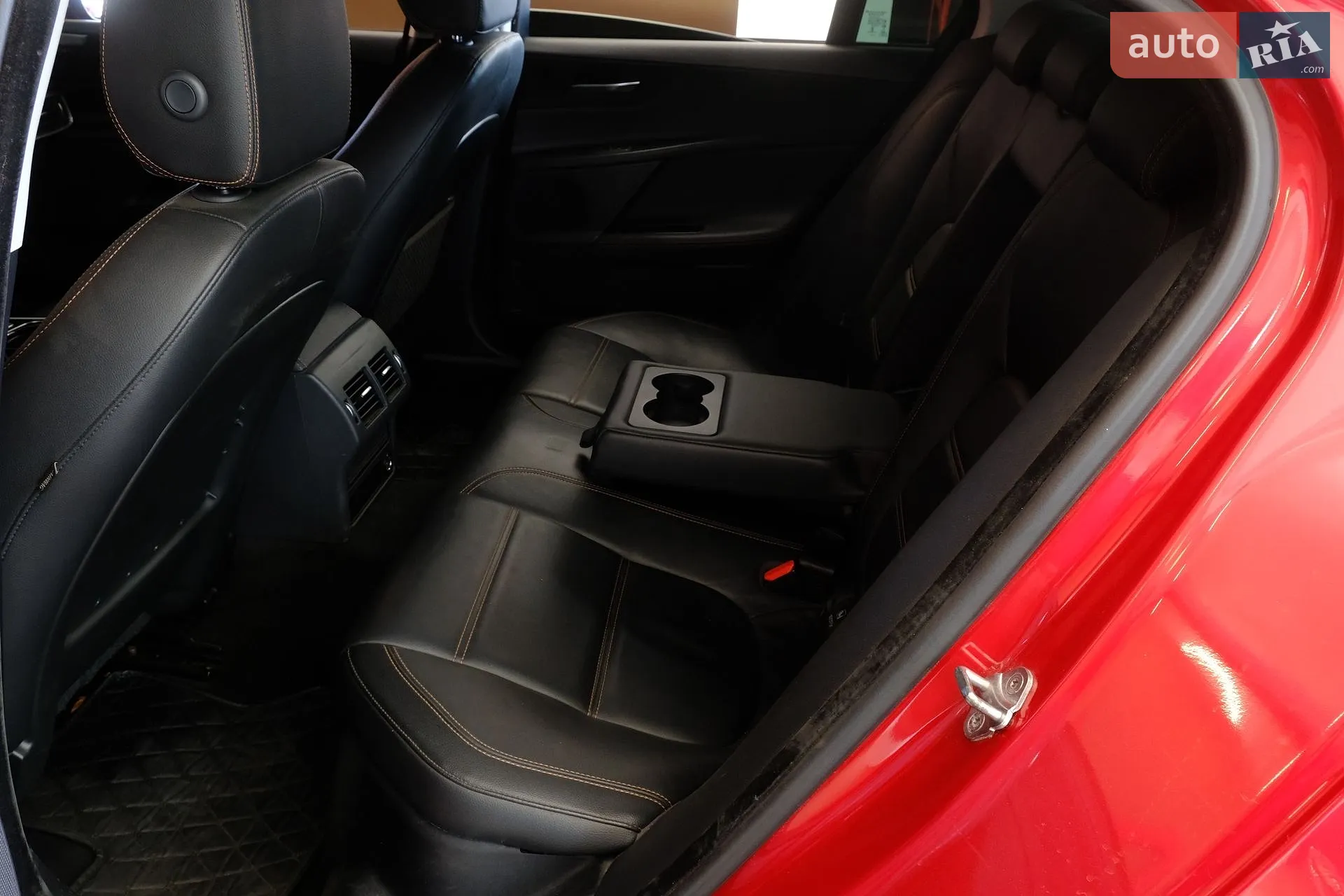 2015 Jaguar XE - мініатюра 27