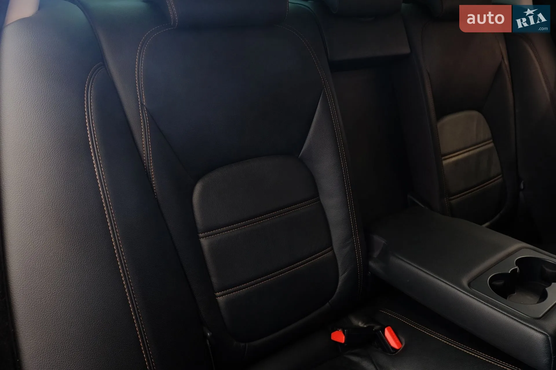 2015 Jaguar XE - мініатюра 32