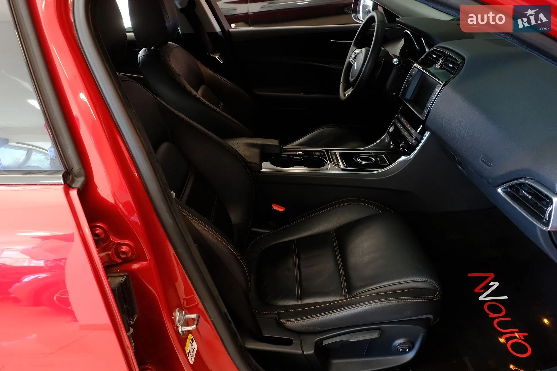 2015 Jaguar XE - мініатюра 34