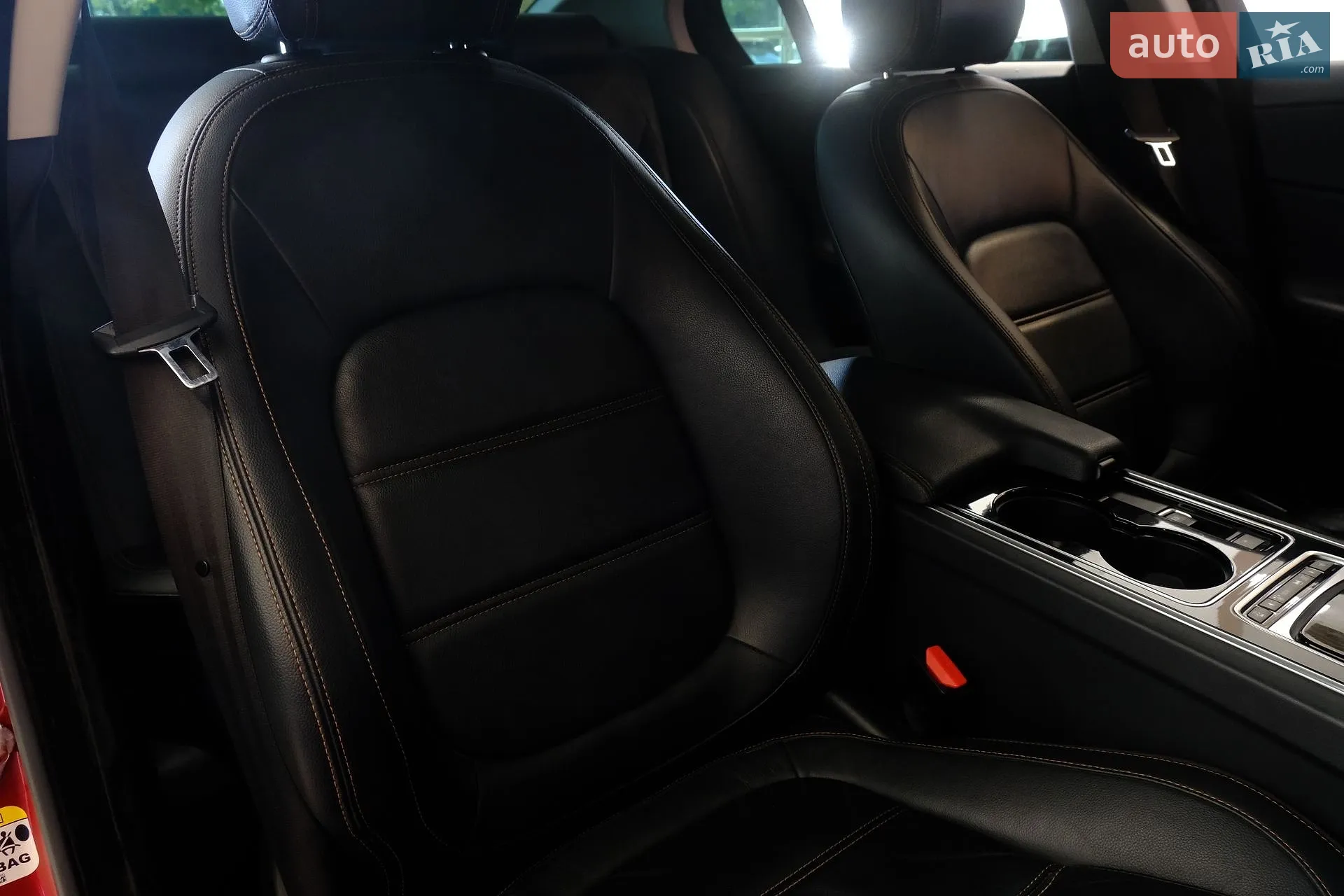 2015 Jaguar XE - мініатюра 36