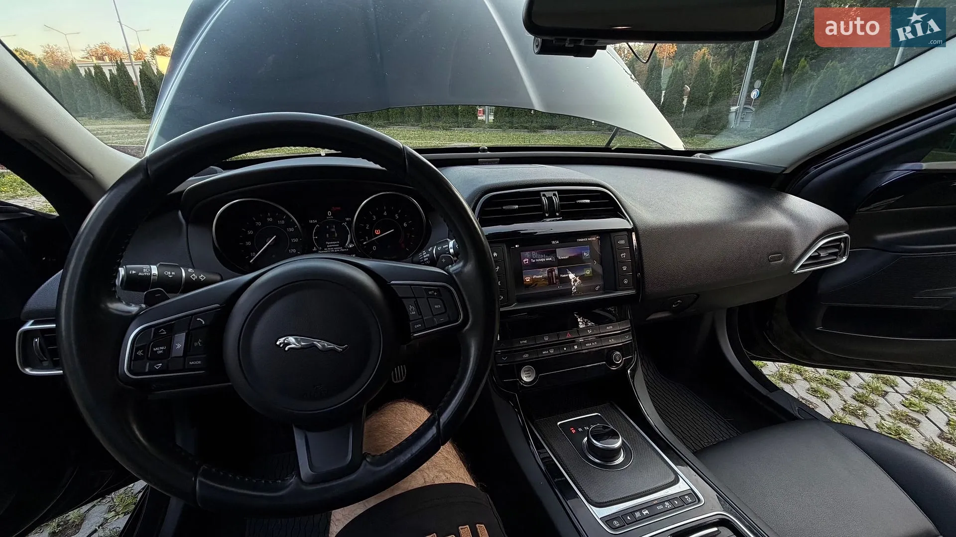 2017 Jaguar XE - мініатюра 17