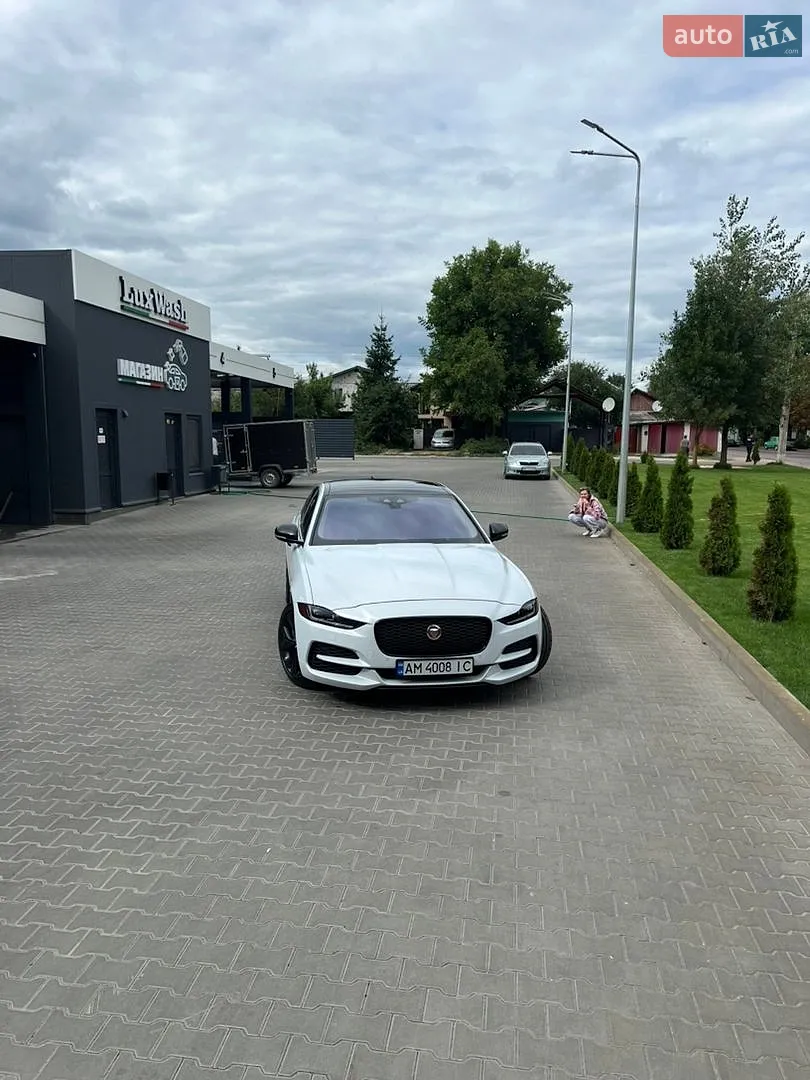 2019 Jaguar XE - мініатюра 12
