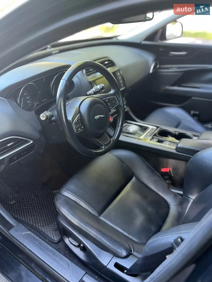2016 Jaguar XE - мініатюра 11