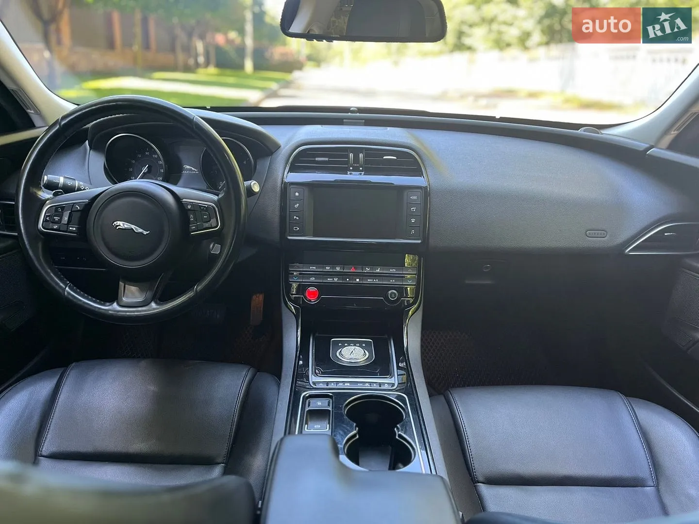 2016 Jaguar XE - мініатюра 21