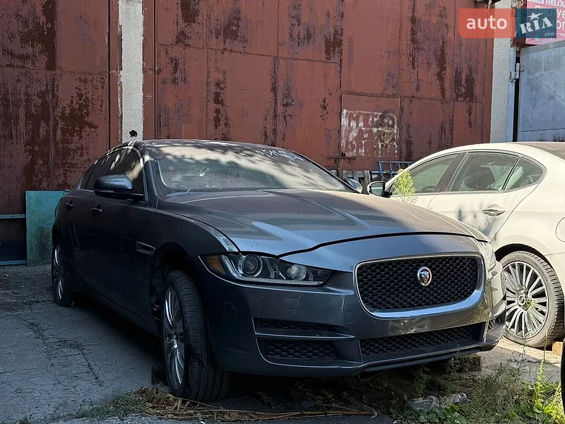 Jaguar XE